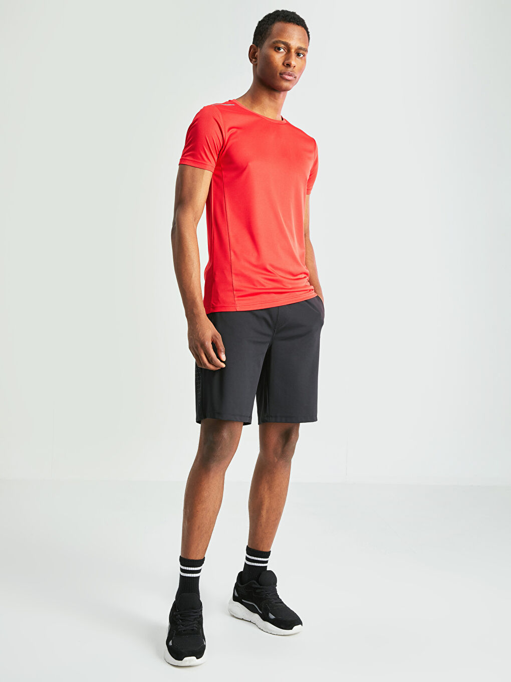 Kırmızı Bisiklet Yaka Kısa Kollu Erkek Spor Tişört-2