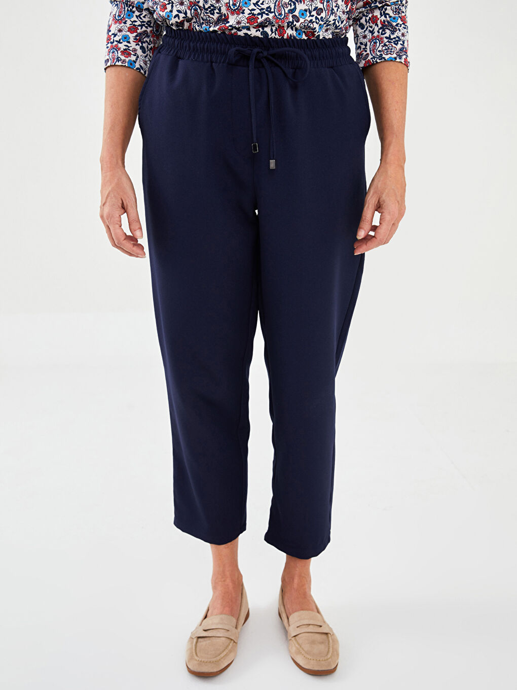 Женские брюки с эластичной талией и удобной посадкой с карманами-3