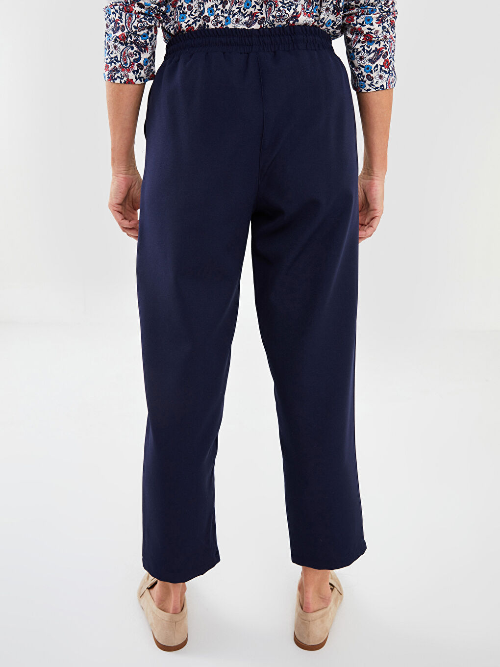 Женские брюки с эластичной талией и удобной посадкой с карманами-4