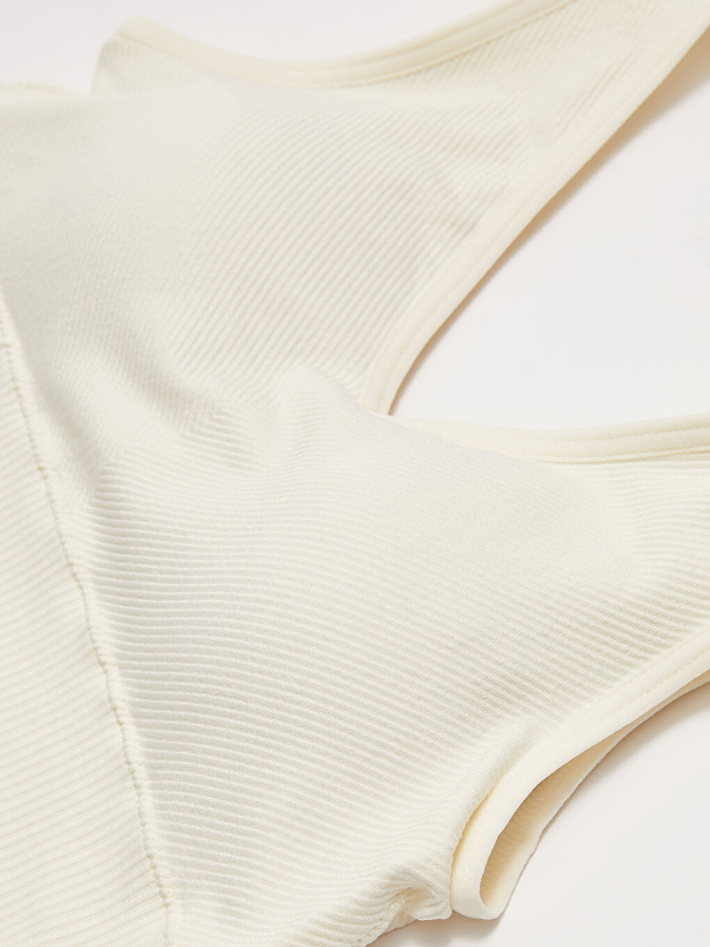 حمالة صدر سادة بدون سلك ممتلئة-2