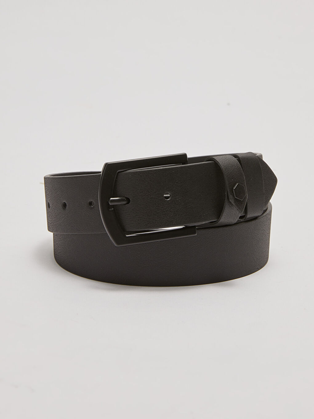 Siyah Deri Görünümlü Erkek Kemer