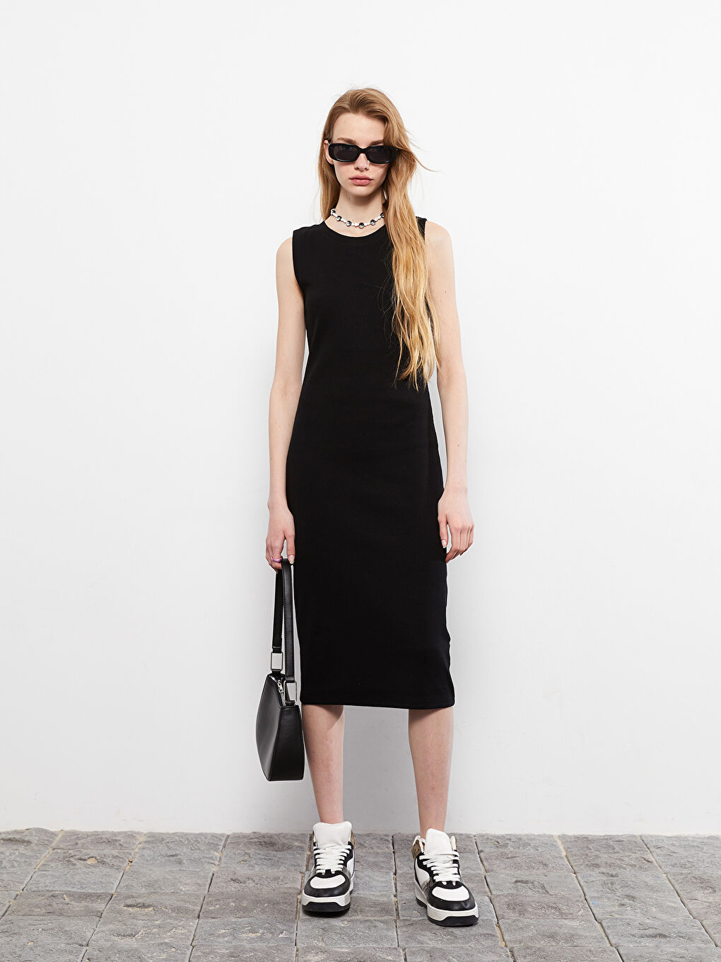 Siyah Kadın Bisiklet Yaka Düz Kolsuz Bodycon Elbise