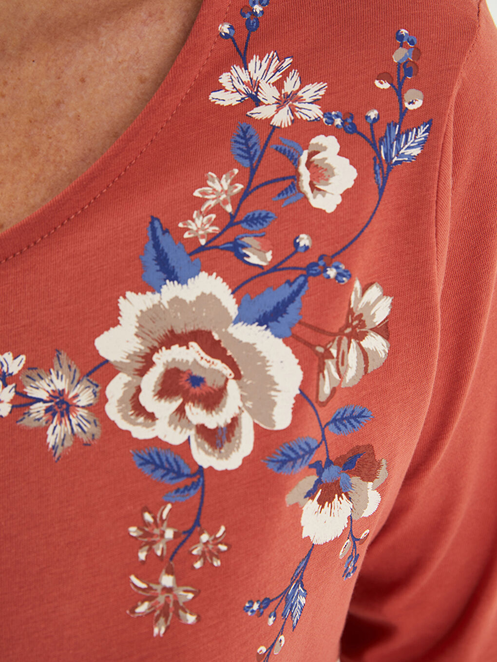 Kahverengi Bisiklet Yaka Çiçekli Uzun Kollu Pamuklu Kadın Tişört-3