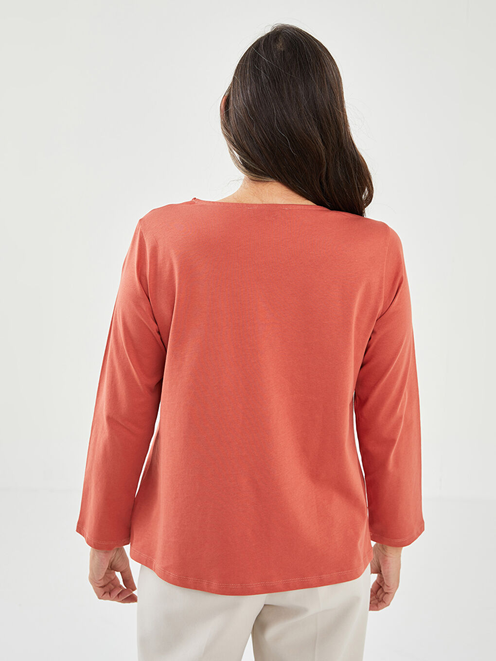 Kahverengi Bisiklet Yaka Çiçekli Uzun Kollu Pamuklu Kadın Tişört-4