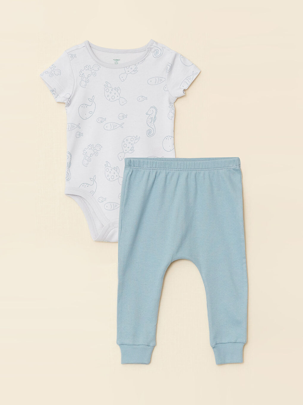 Gri Bisiklet Yaka Kısa Kollu Baskılı Erkek Bebek Çıtçıtlı Body ve Pantolon 2'li Takım