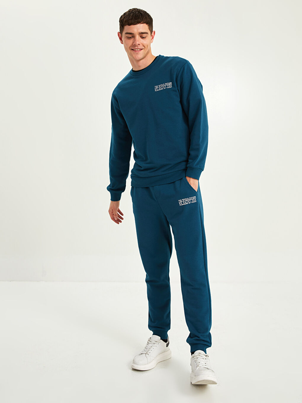 Ерлерге арналған ұзын жең дөңгелек жағалы принтті свитшот-2