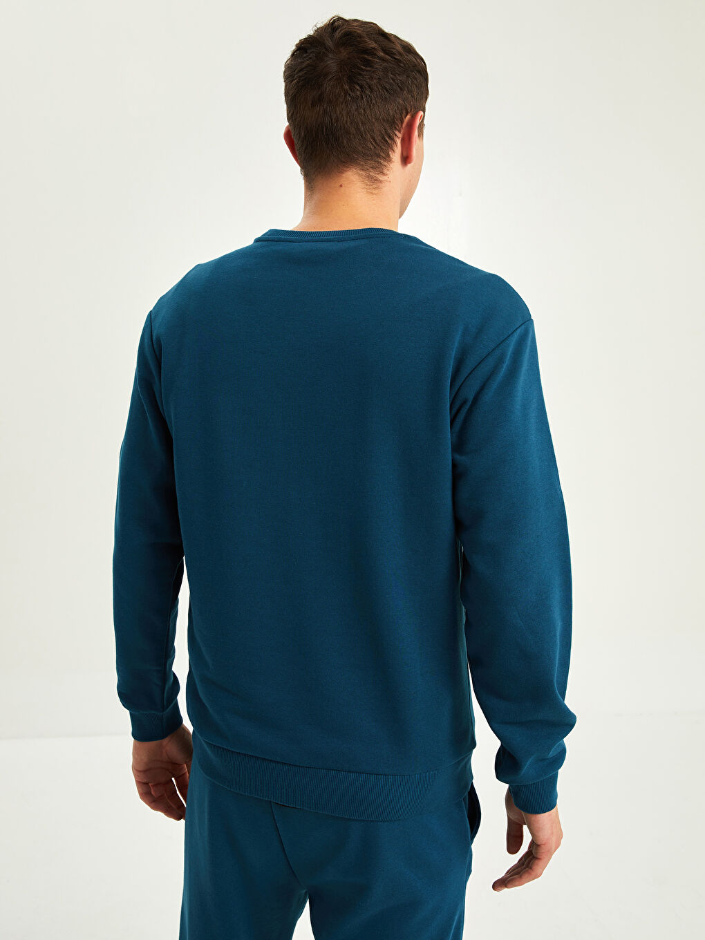 Ерлерге арналған ұзын жең дөңгелек жағалы принтті свитшот-4