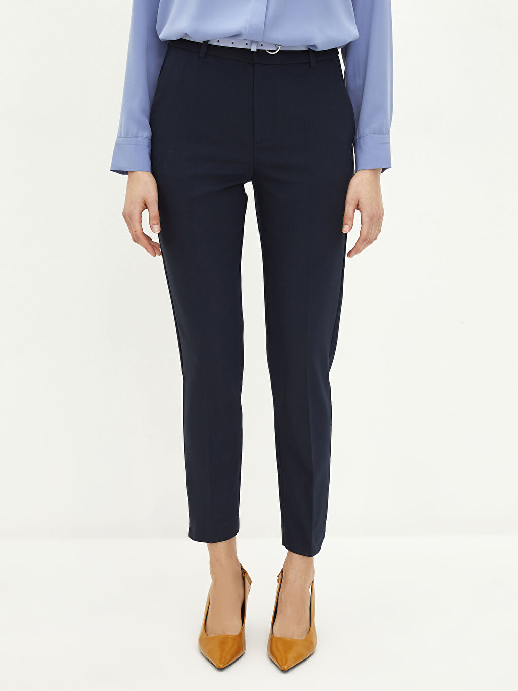 LCWAIKIKI Basic Women's Slim Fit Straight Pocket Detailed Trousers -S2CO04Z8-E1J