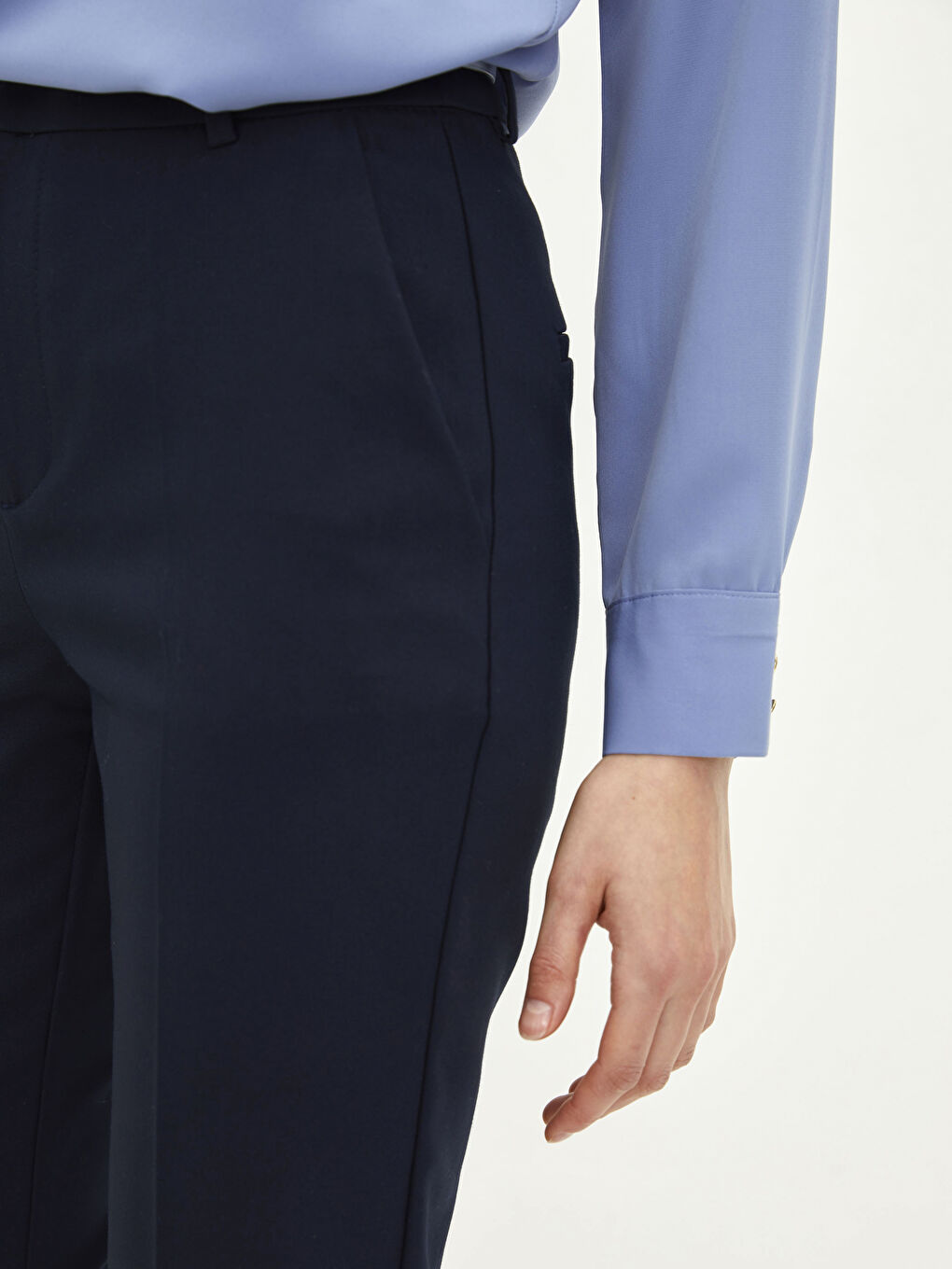 LCWAIKIKI Basic Women's Slim Fit Straight Pocket Detailed Trousers -S2CO04Z8-E1J
