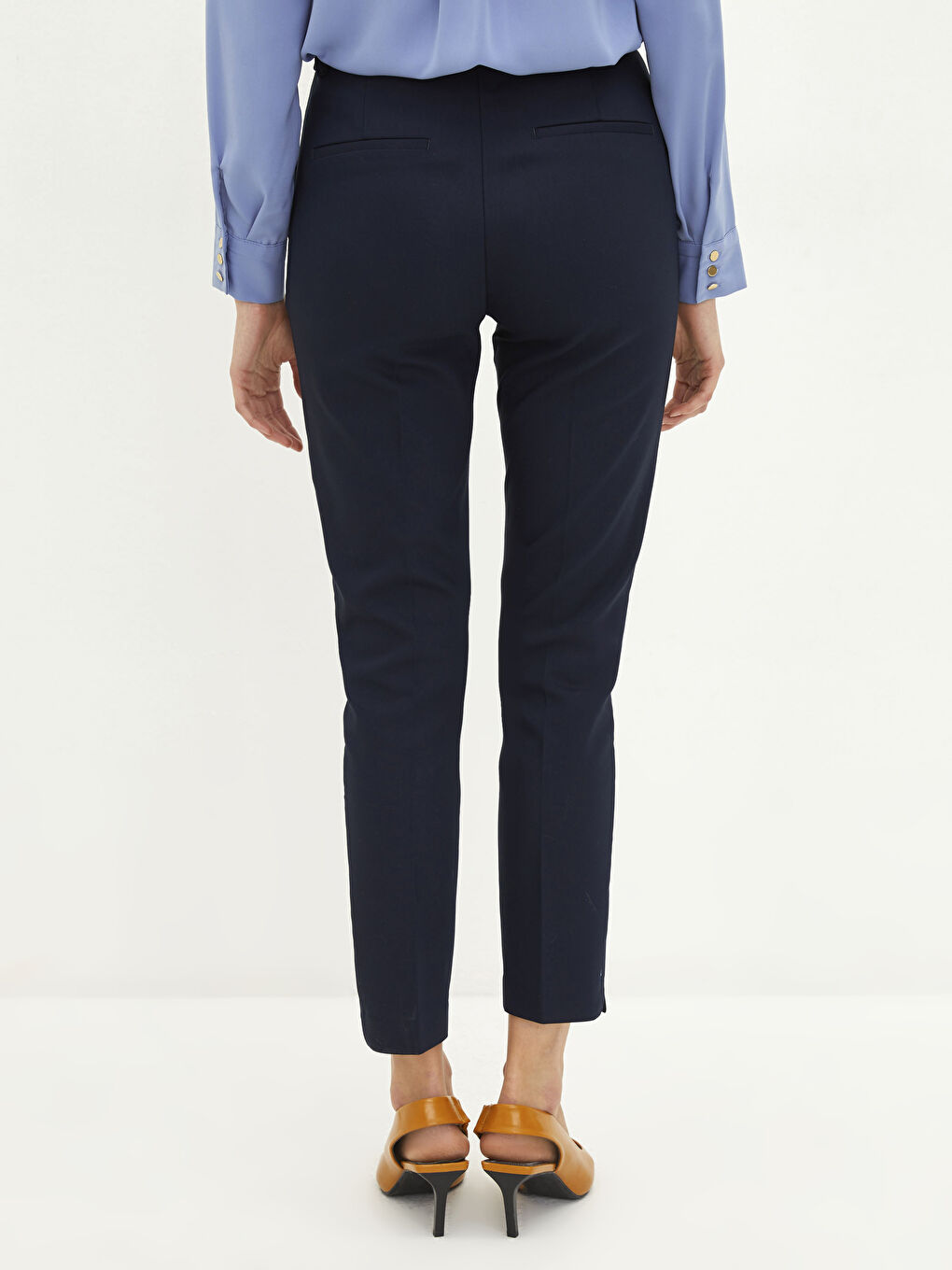 LCWAIKIKI Basic Women's Slim Fit Straight Pocket Detailed Trousers -S2CO04Z8-E1J