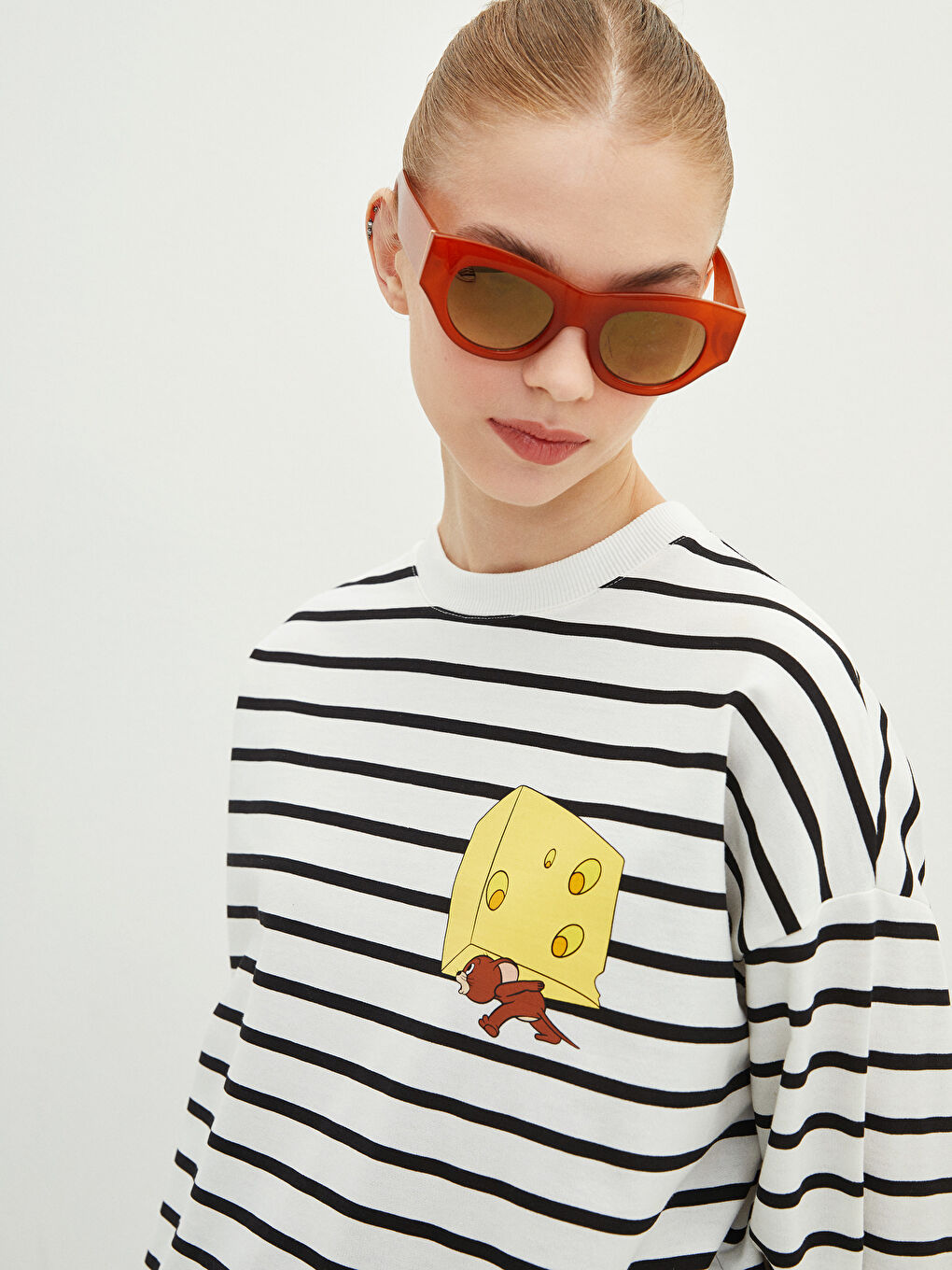 Tunique en Sweatshirt Oversize à Rayures Col Rond Imprimé Tom&Jerry à Manches Longues pour Femmes-1