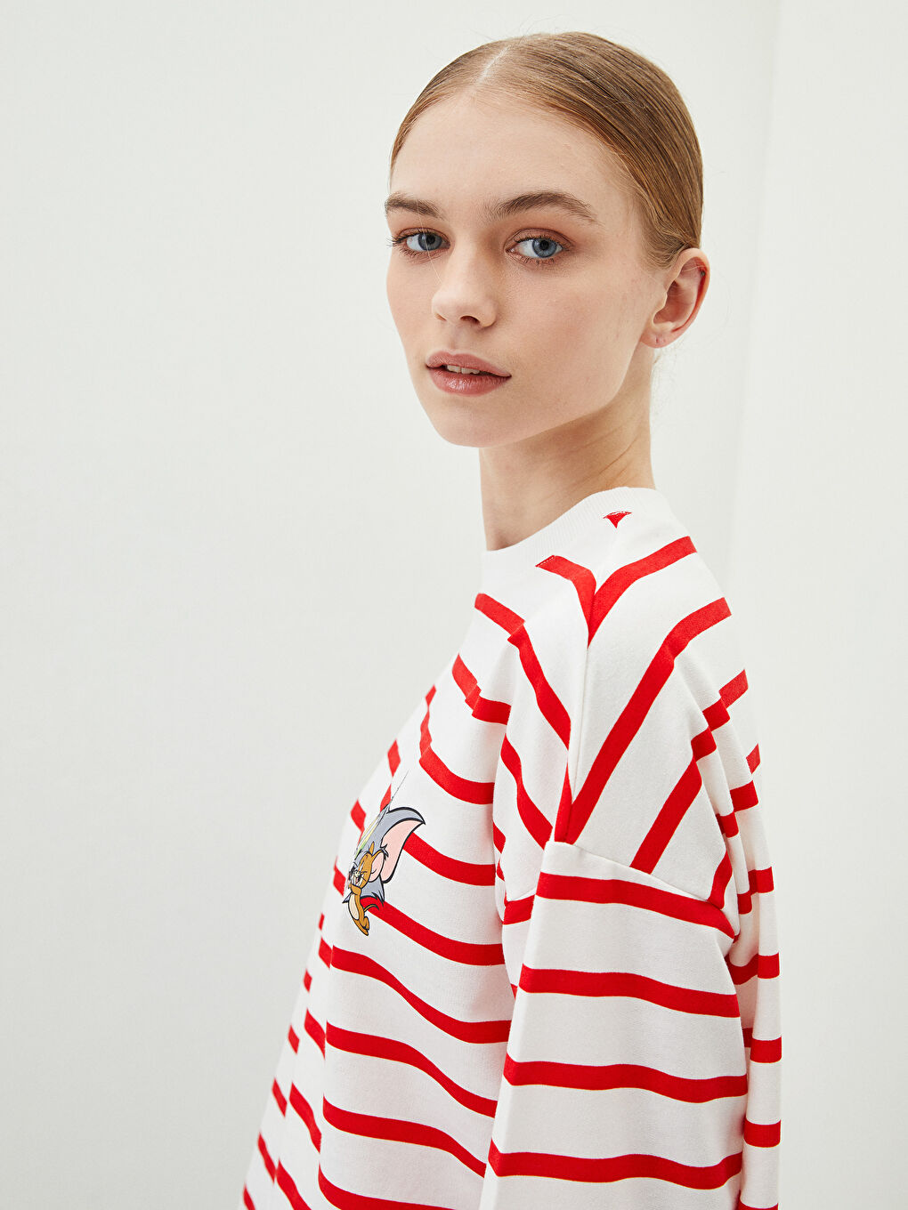 Tunique en Sweatshirt Oversize à Rayures Col Rond Imprimé Tom&Jerry à Manches Longues pour Femmes-1