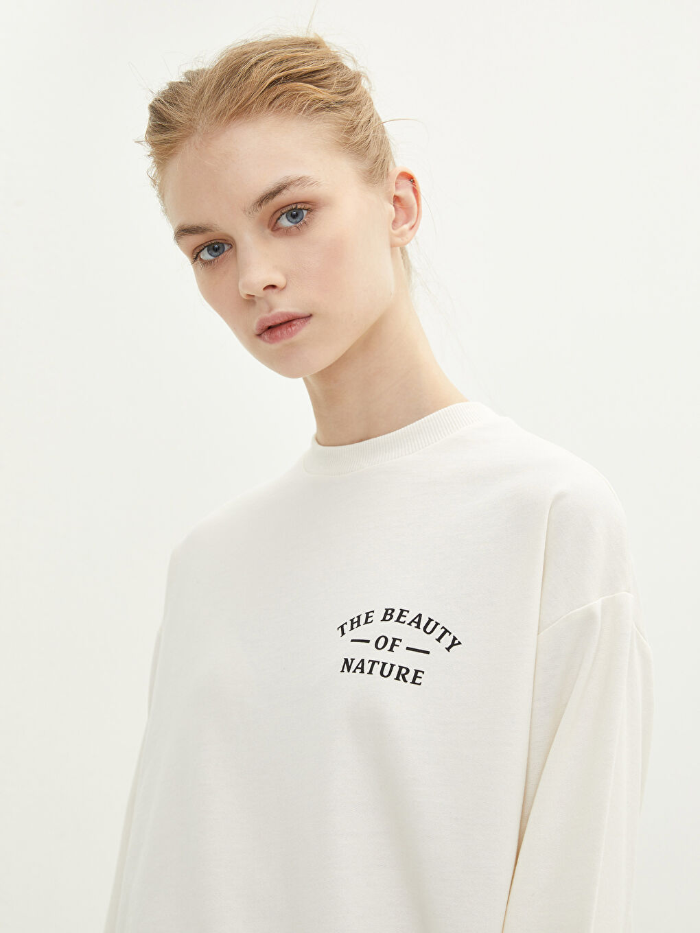 Bej Dik Yaka Baskılı Uzun Kollu Oversize Kadın Sweatshirt Tunik-3