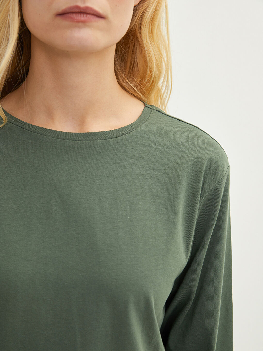 Yeşil Bisiklet Yaka Düz Uzun Kollu Pamuklu Kadın Tişört-4