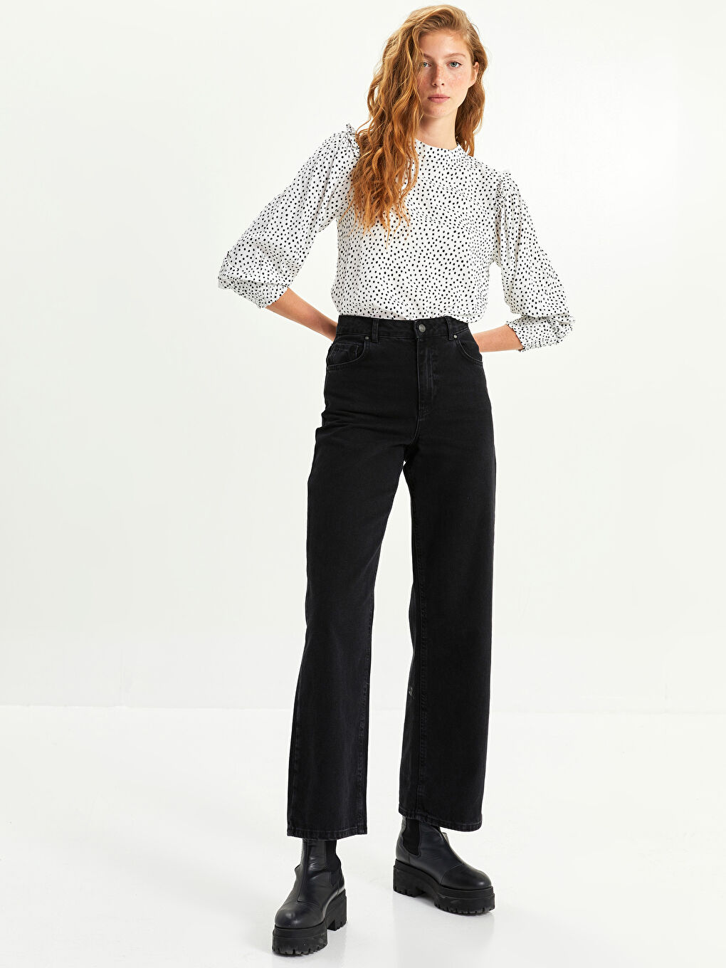 Beyaz Hakim Yaka Puantiyeli Uzun Kollu Viskon Kadın Bluz-3