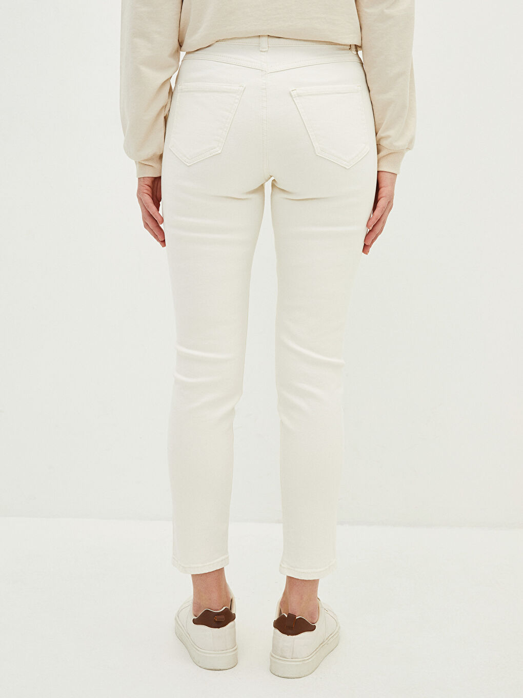 Slim Fit Straight Pocket Detailed Gabardine Fabric Women's Trousers-2