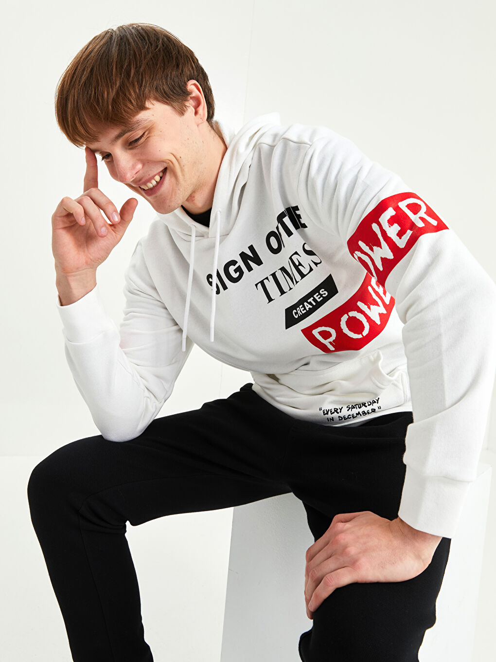 Beyaz Oversize Uzun Kollu Baskılı Erkek Hoodie-1