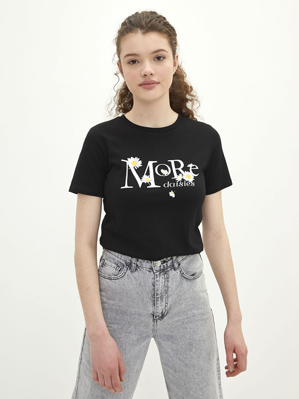 Siyah Bisiklet Yaka Baskılı Kısa Kollu Pamuklu Kadın Tişört-1