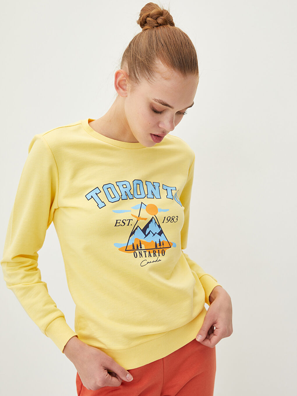 Женская толстовка с круглым вырезом и длинными рукавами с принтом-1