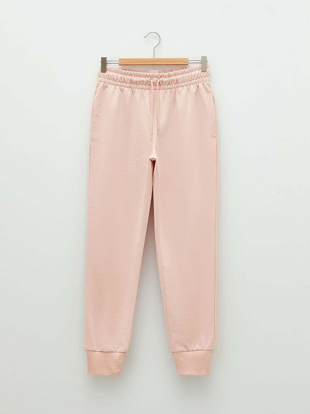 Спортивные джоггеры с эластичным поясом и обычными карманами для женщин-5