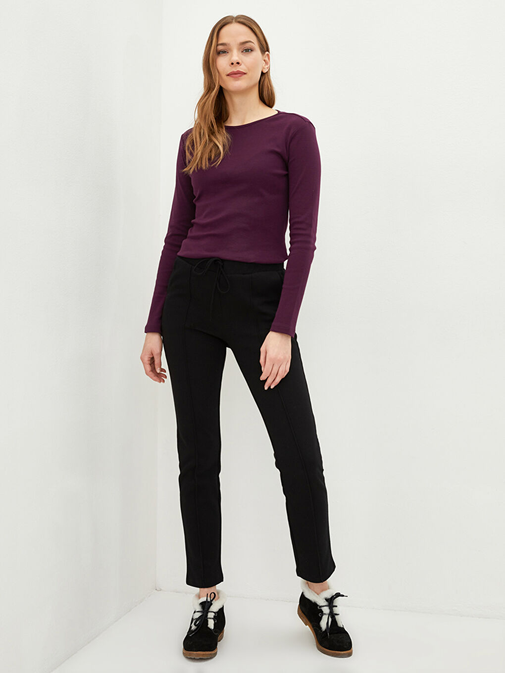 Siyah Beli Lastikli Düz Cep Detaylı Kadın Eşofman Altı-2