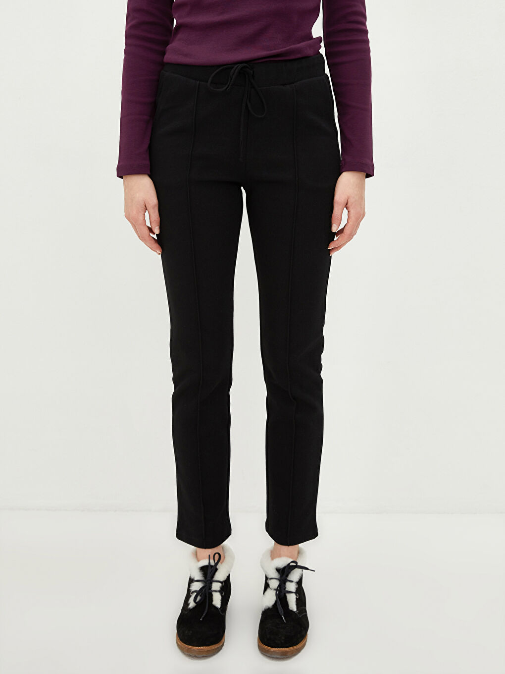 Siyah Beli Lastikli Düz Cep Detaylı Kadın Eşofman Altı-4