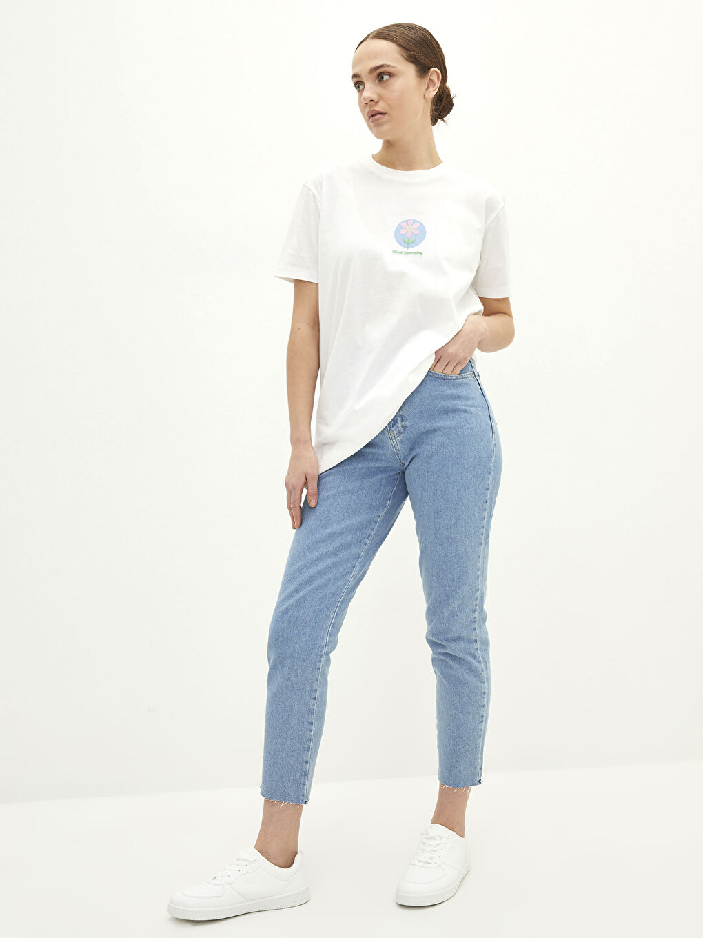 İndigo Standart Fit Cep Detaylı Kadın Rodeo Jean Pantolon-1