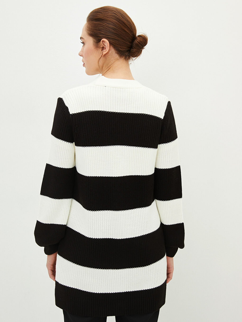 Siyah V Yaka Renk Bloklu Uzun Kollu Kadın Triko Hırka-5