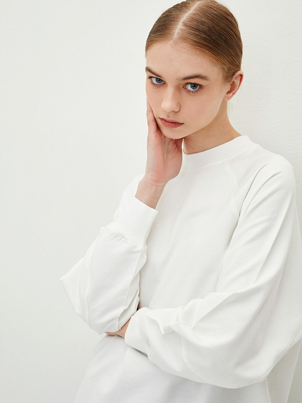 Ekru Bisiklet Yaka Düz Uzun Kollu Oversize Pamuklu Kadın Sweatshirt Tunik-1