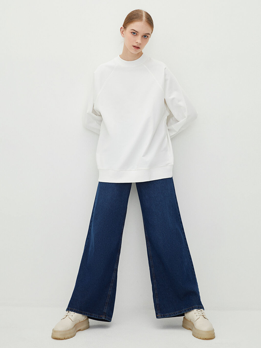 Ekru Bisiklet Yaka Düz Uzun Kollu Oversize Pamuklu Kadın Sweatshirt Tunik-2