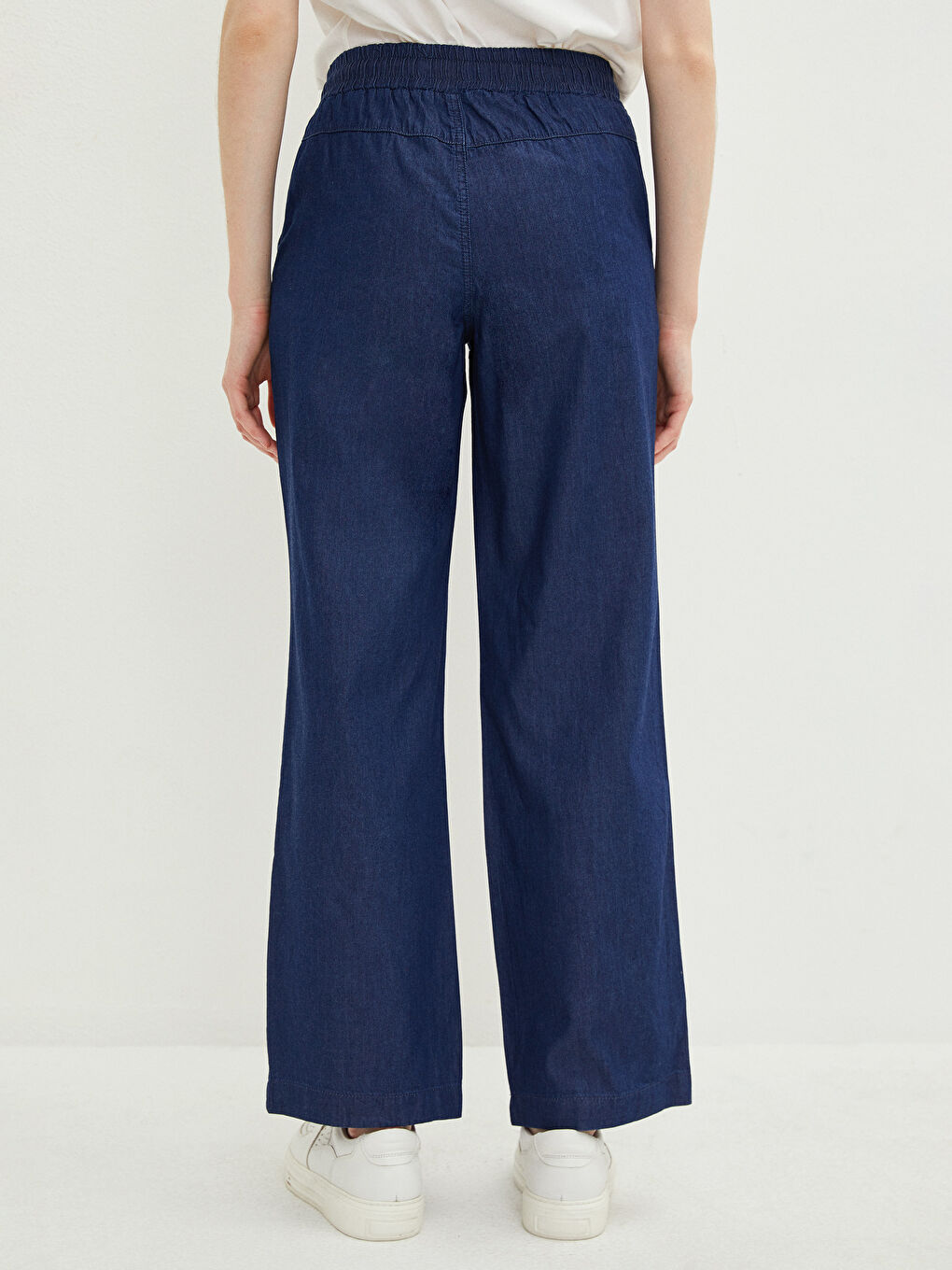 جينز للسيدات بوسط مطاطي واسع الساق مستقيم بتفاصيل جيوب-3