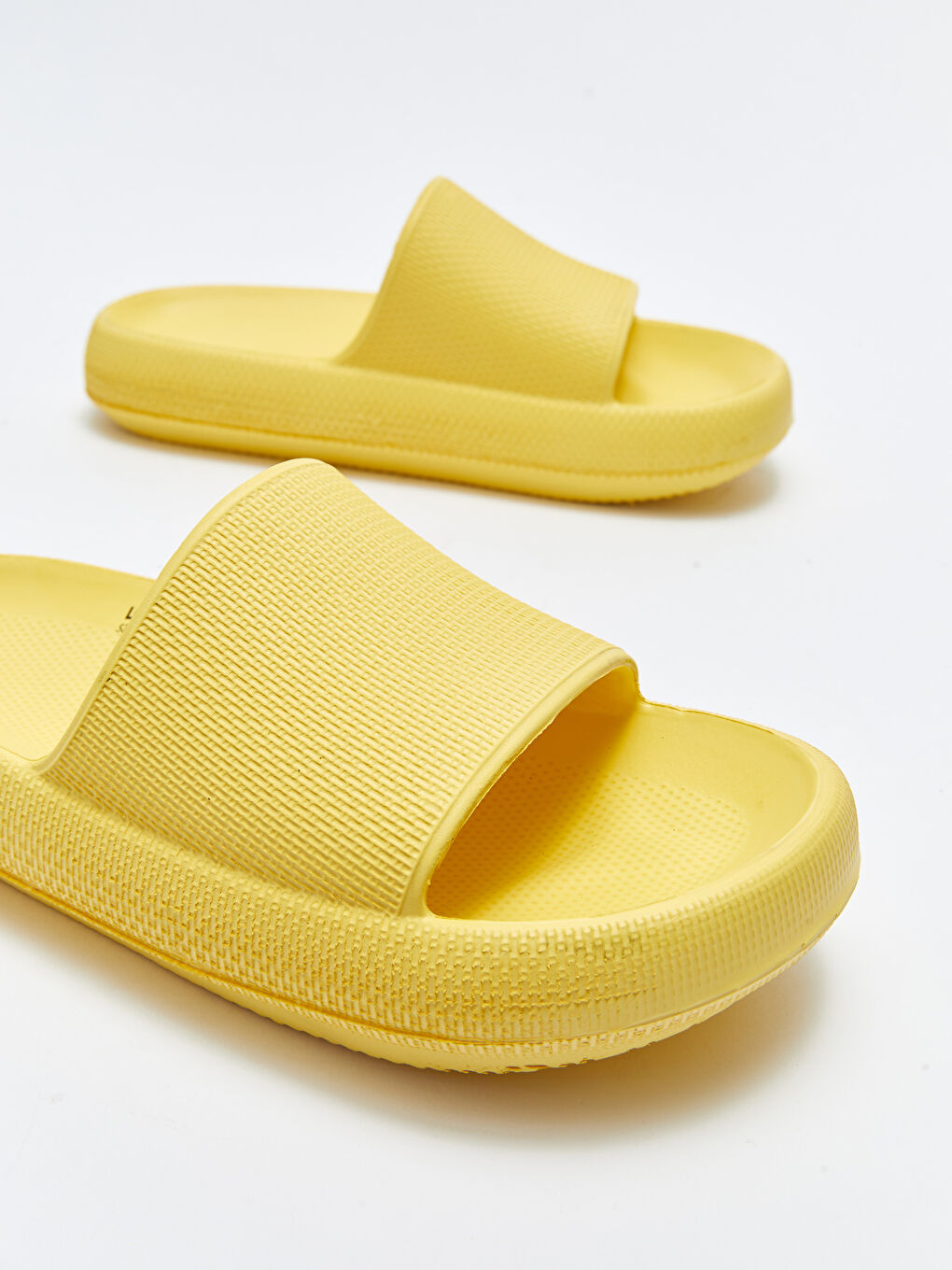 Sarı Tek Bantlı Kadın Terlik-2