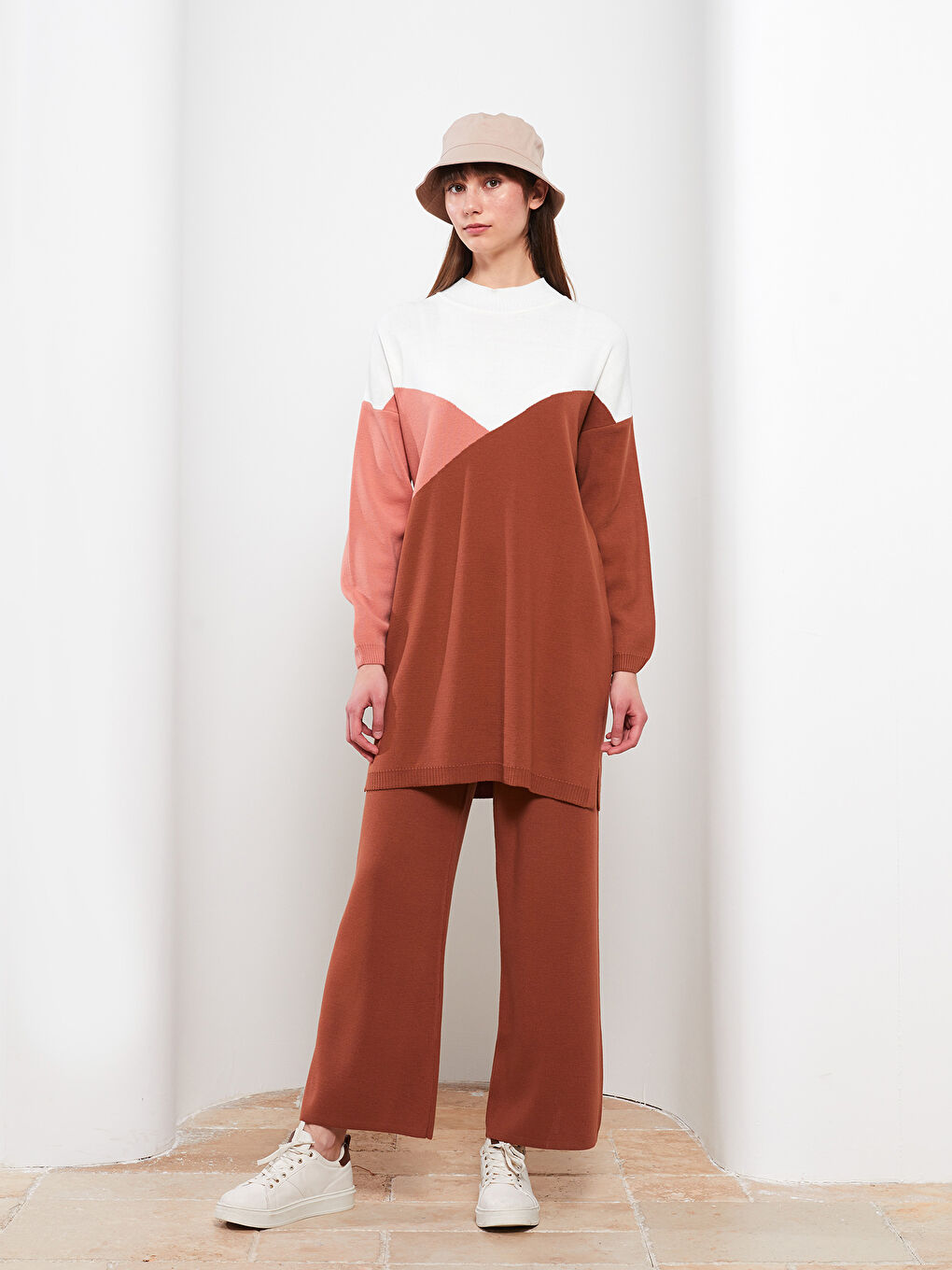 Kahverengi Yarım Balıkçı Yaka Renk Bloklu Uzun Kollu Kadın Triko Tunik-1