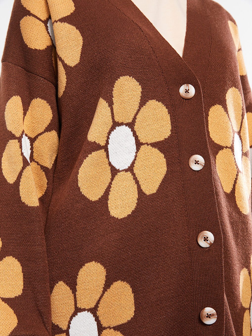 Kahverengi V Yaka Çiçekli Uzun Kollu Kadın Triko Hırka-3
