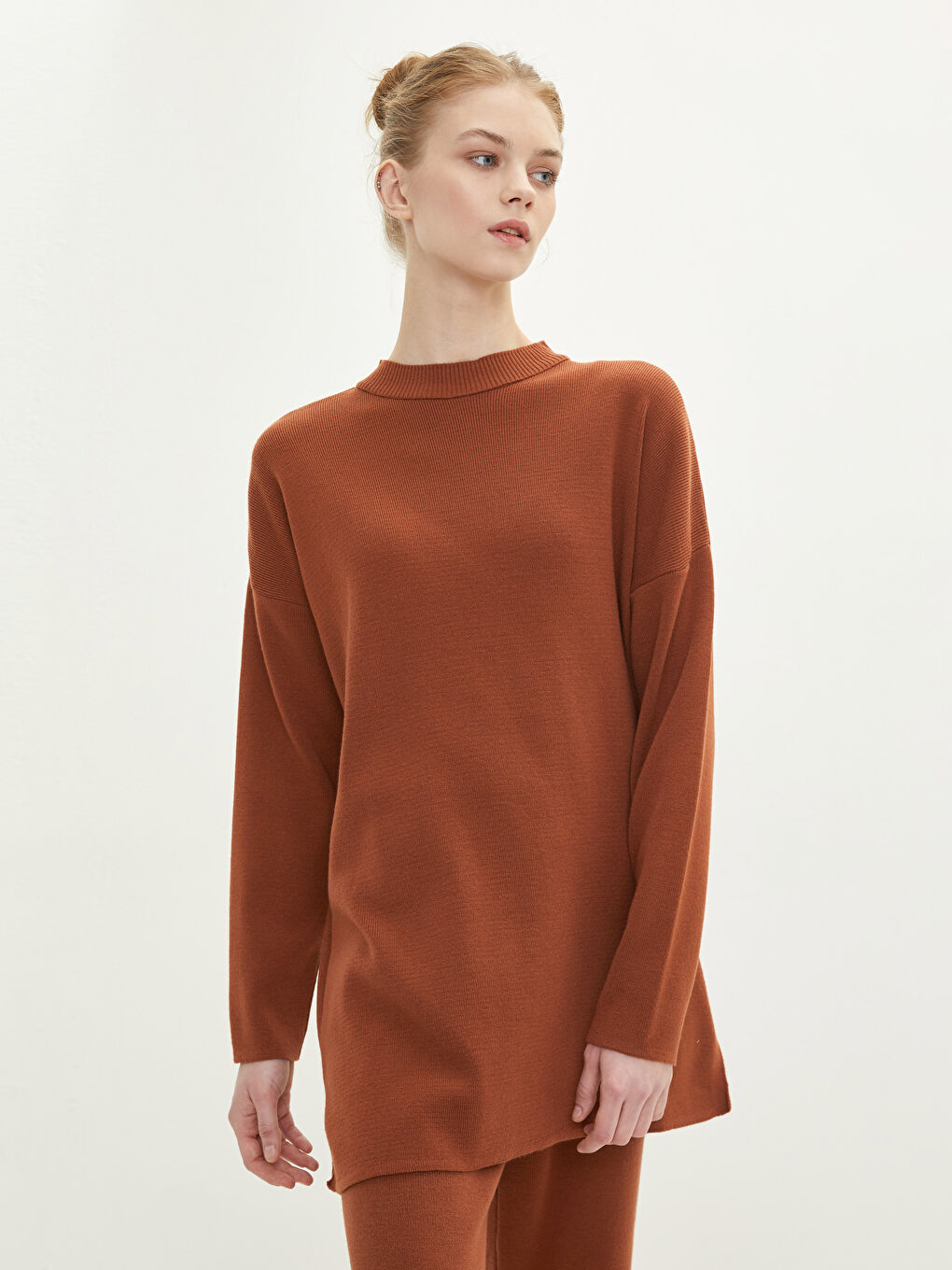 Kahverengi Dik Yaka Kadın Triko Tunik-1