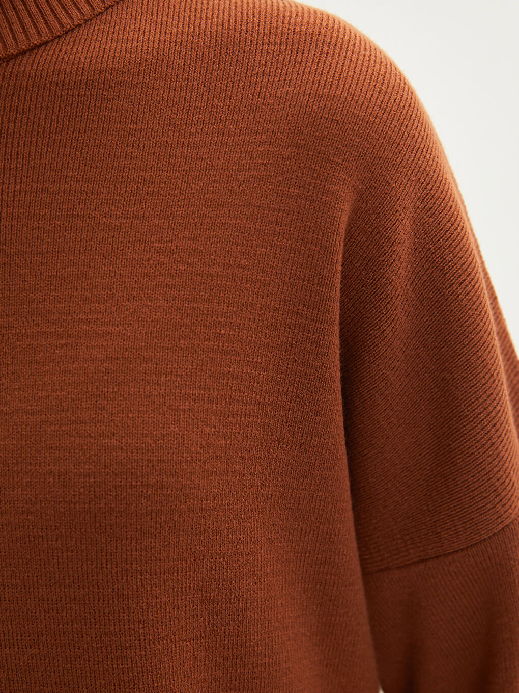 Kahverengi Dik Yaka Kadın Triko Tunik-3