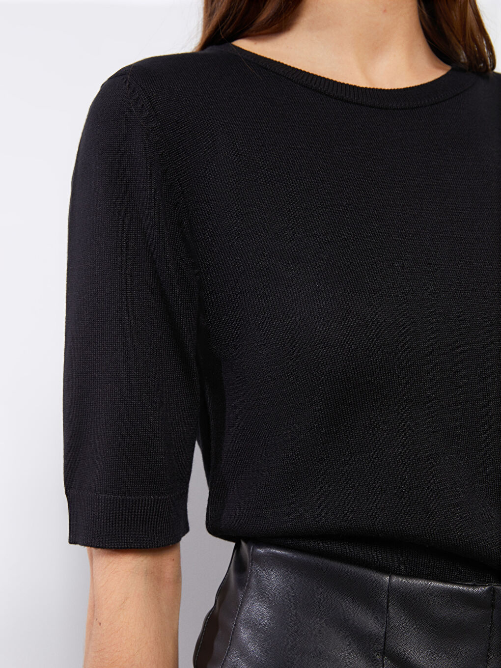 Siyah Bisiklet Yaka Düz Kısa Kollu Kadın Triko Kazak-3