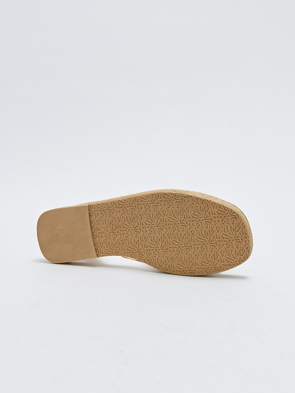 Bej Kalın Bantlı Bağlama Detaylı Kadın Sandalet-3