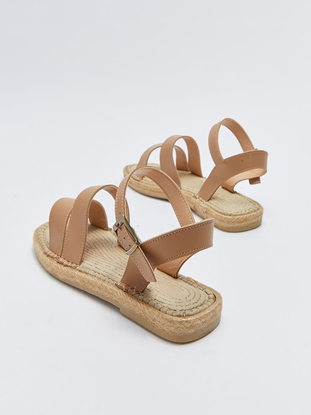 صنادل للسيدات بتفصيلة إبزيم وشريط مزدوج-4