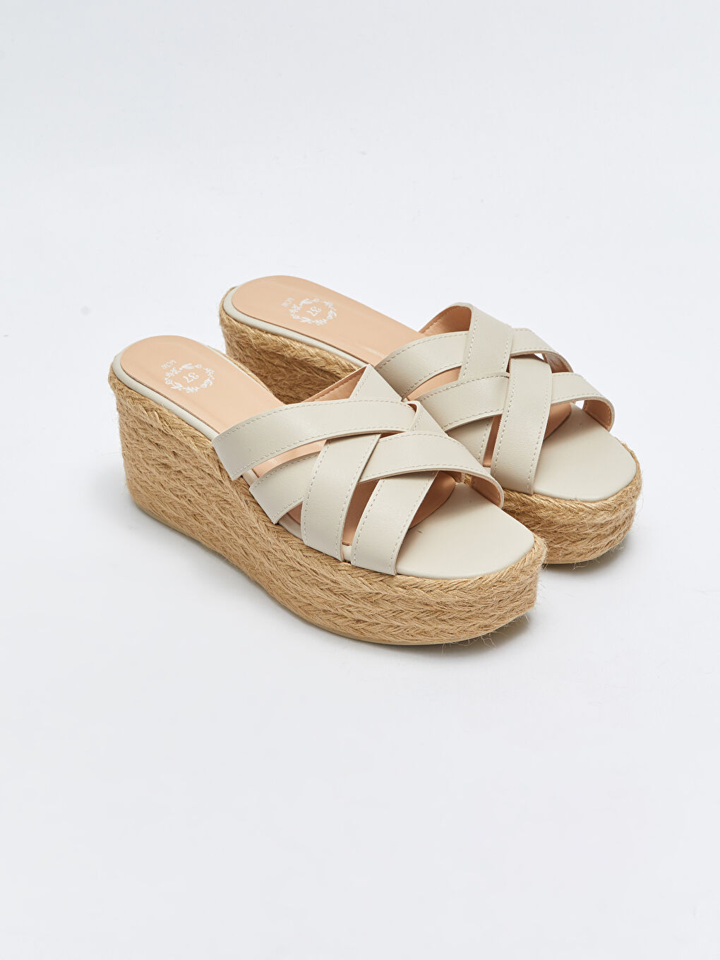 Bej Çapraz Bantlı Topuklu Kadın Terlik