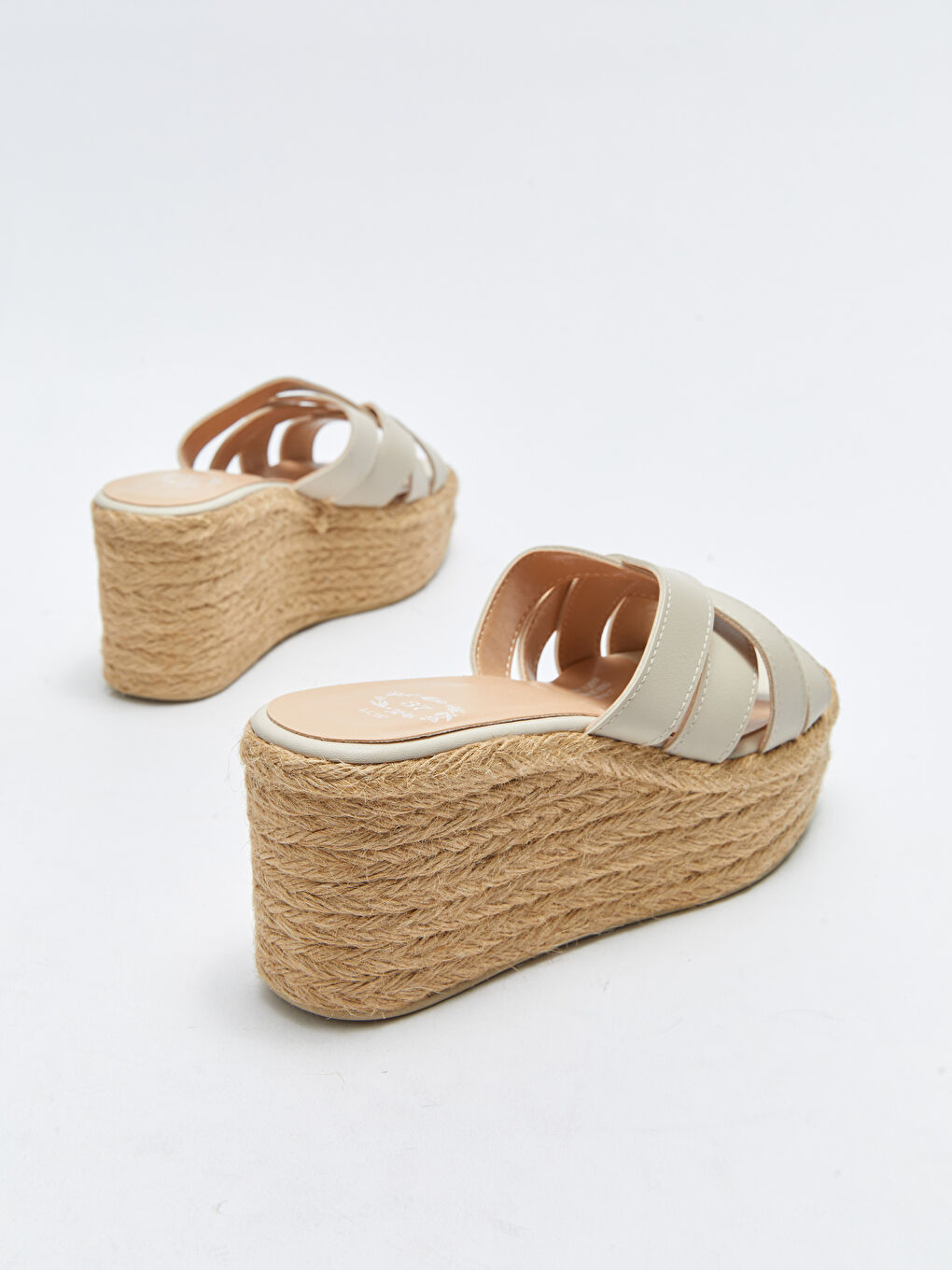 Bej Çapraz Bantlı Topuklu Kadın Terlik-4