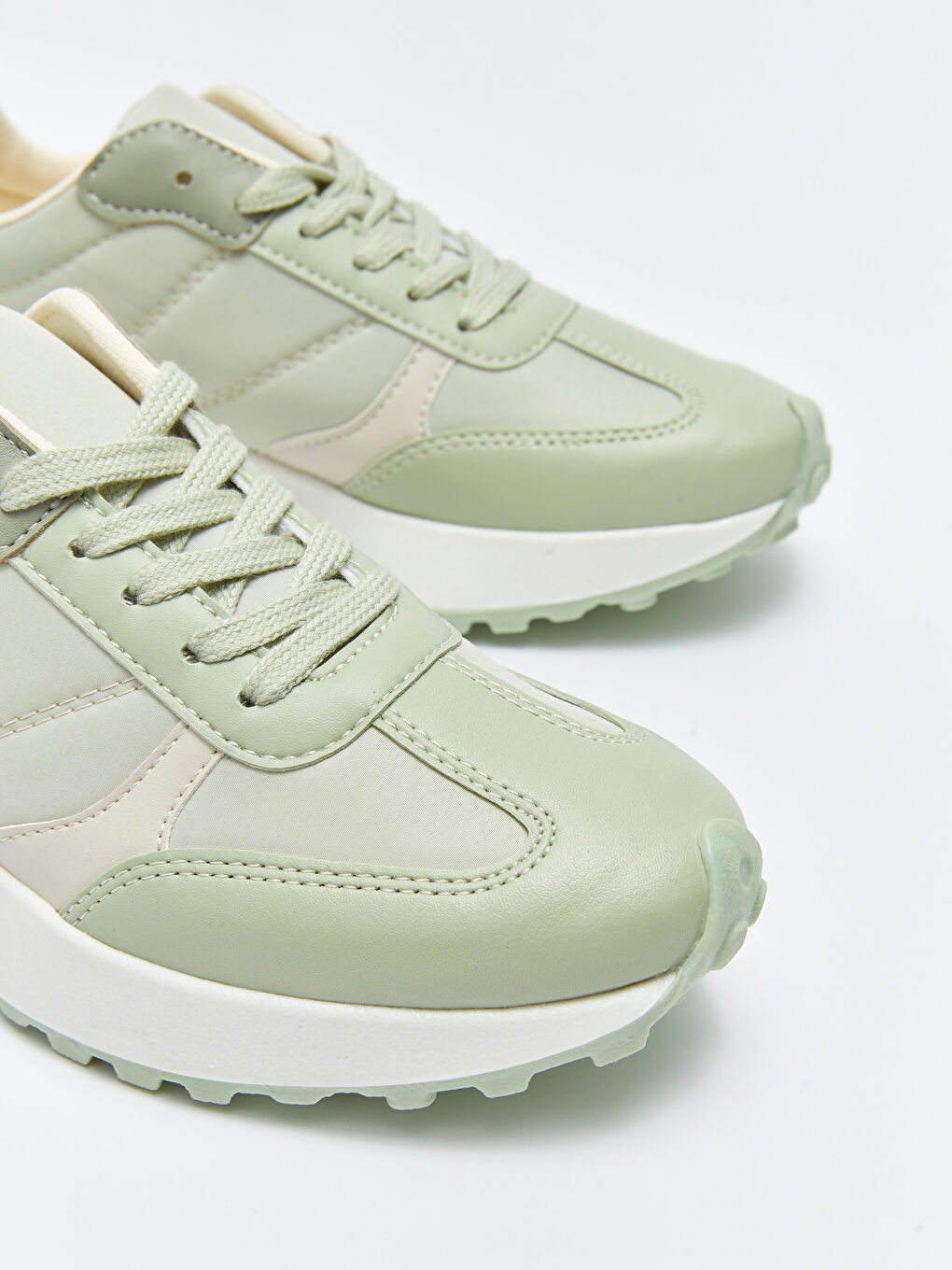 Yeşil Renk Bloklu Bağcıklı Kadın Spor Ayakkabı-2