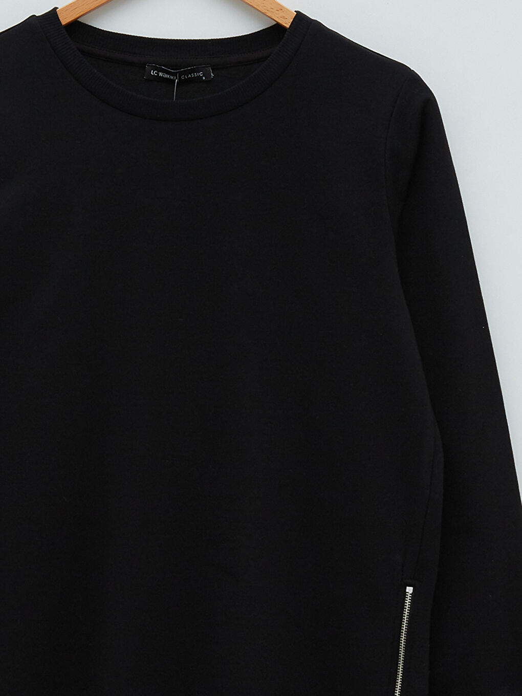 كنزة رياضية واسعة برقبة دائرية للسيدات-12