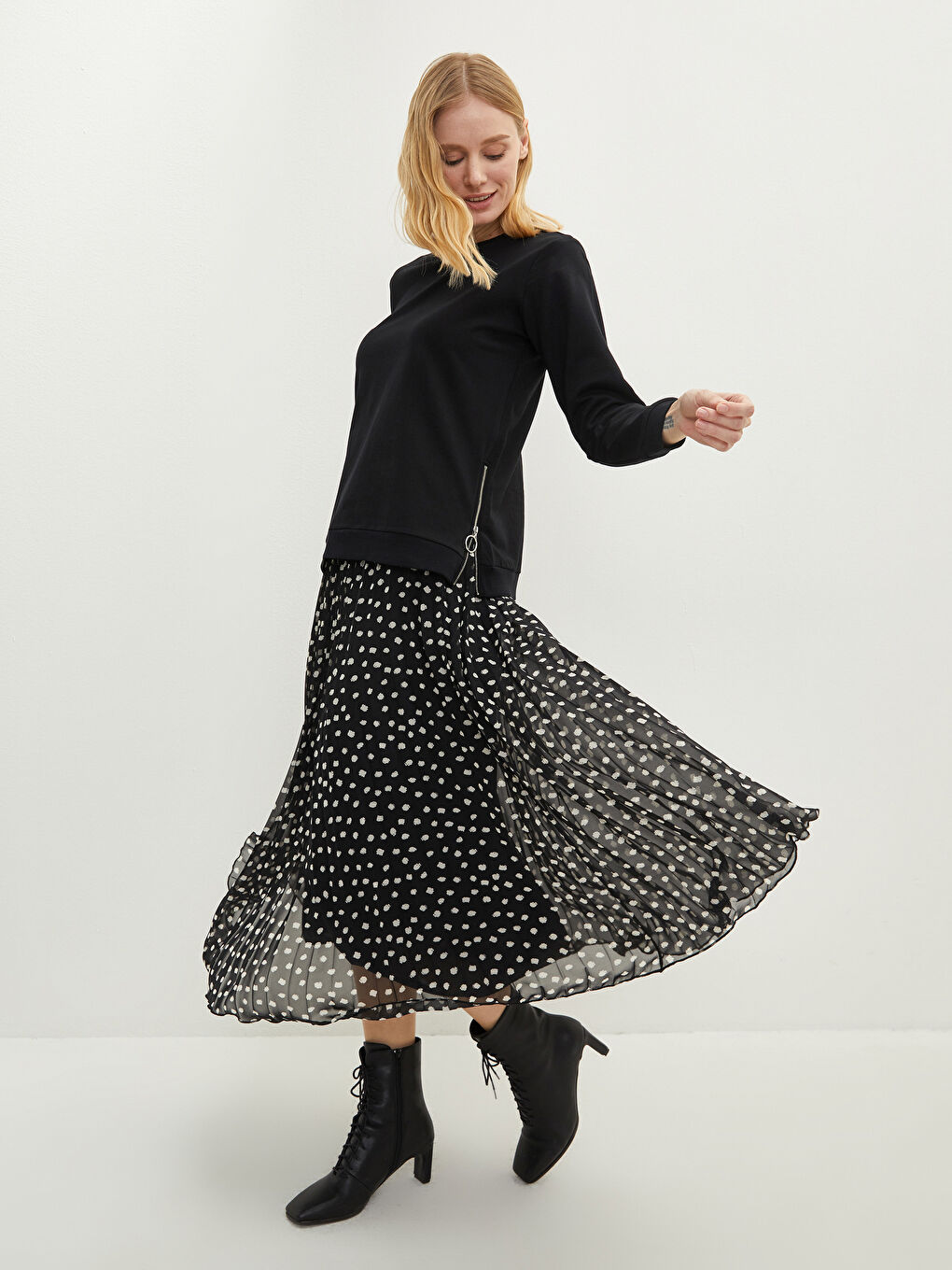 كنزة رياضية واسعة برقبة دائرية للسيدات-3