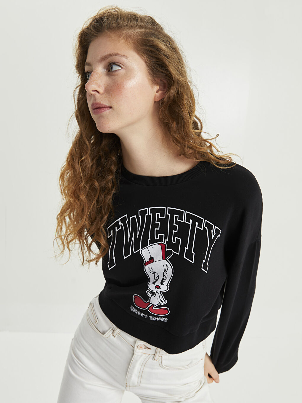 Siyah Bisiklet Yaka Tweety Baskılı Uzun Kollu Kadın Sweatshirt-1
