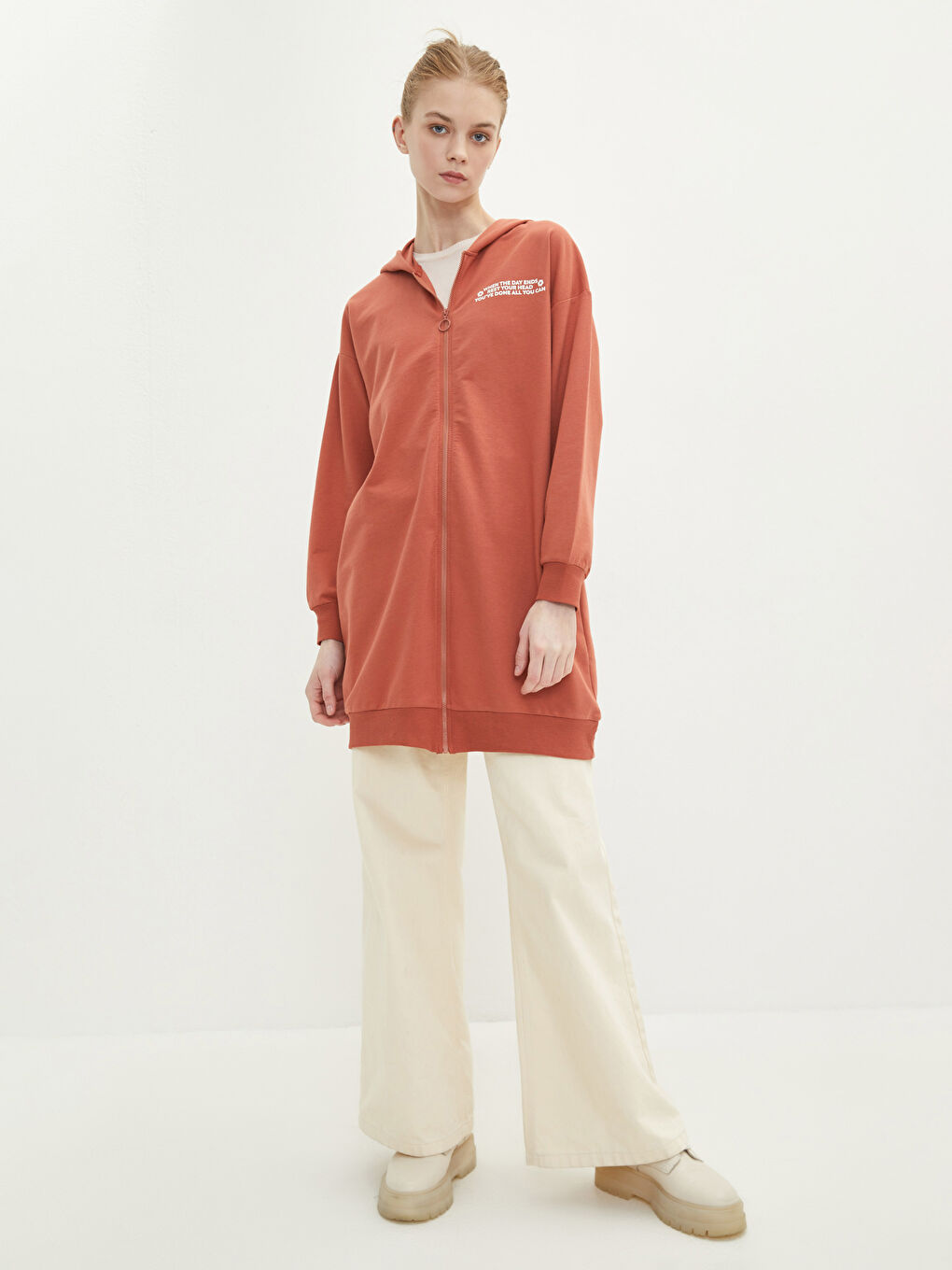 كارديجان رياضي واسع كم طويل مطبوع بحروف بكابوش للسيدات-2