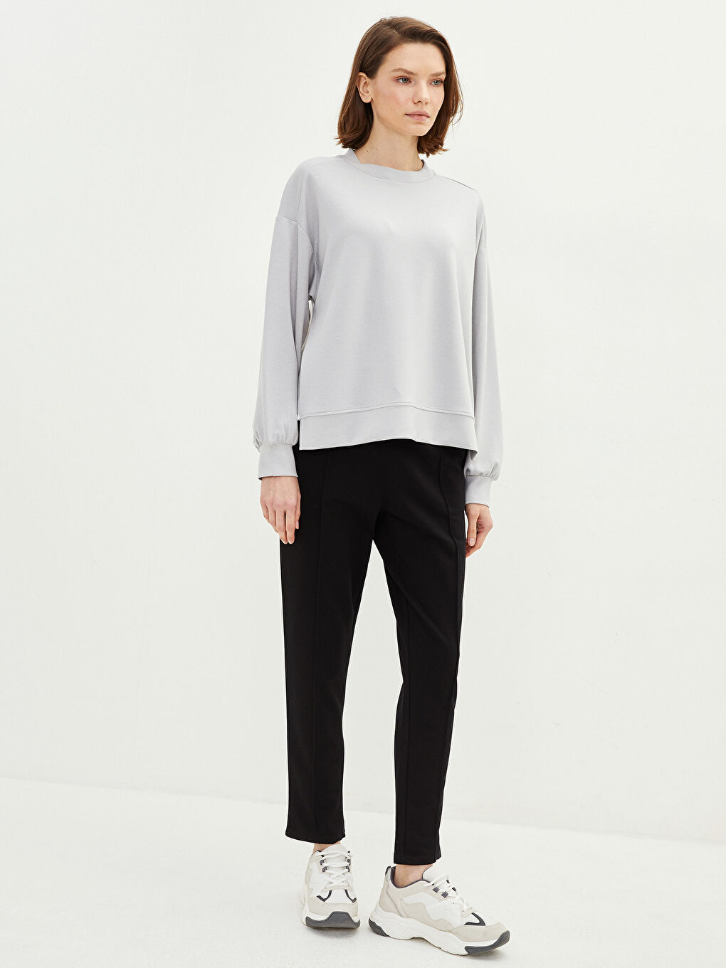 Gri Bisiklet Yaka Oversize Kadın Sweatshirt-2