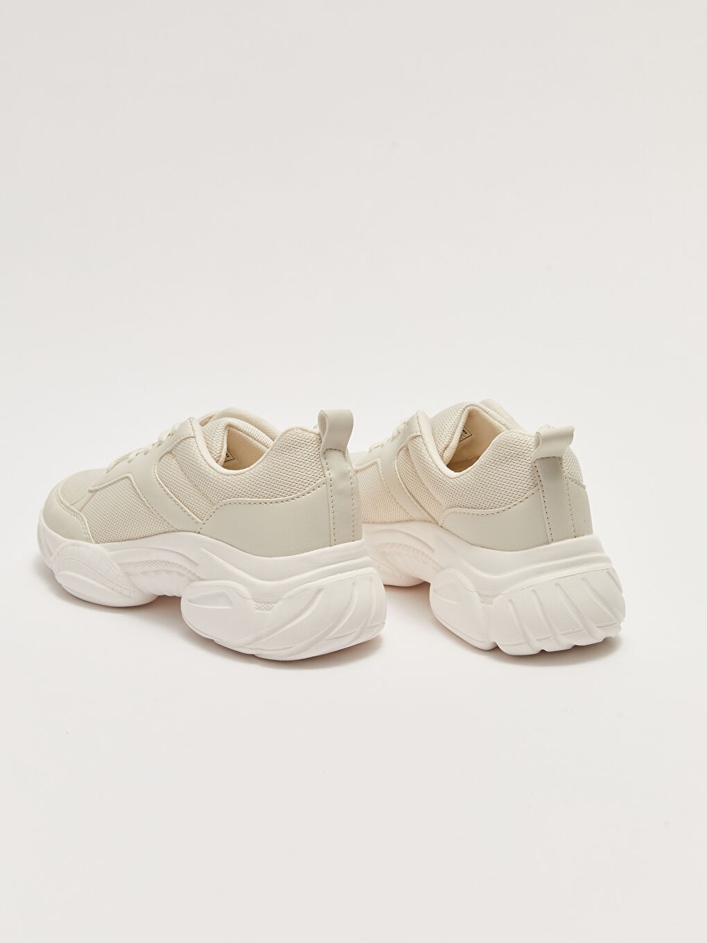 Beyaz File Detaylı Kalın Taban Kadın Aktif Spor Ayakkabı-7