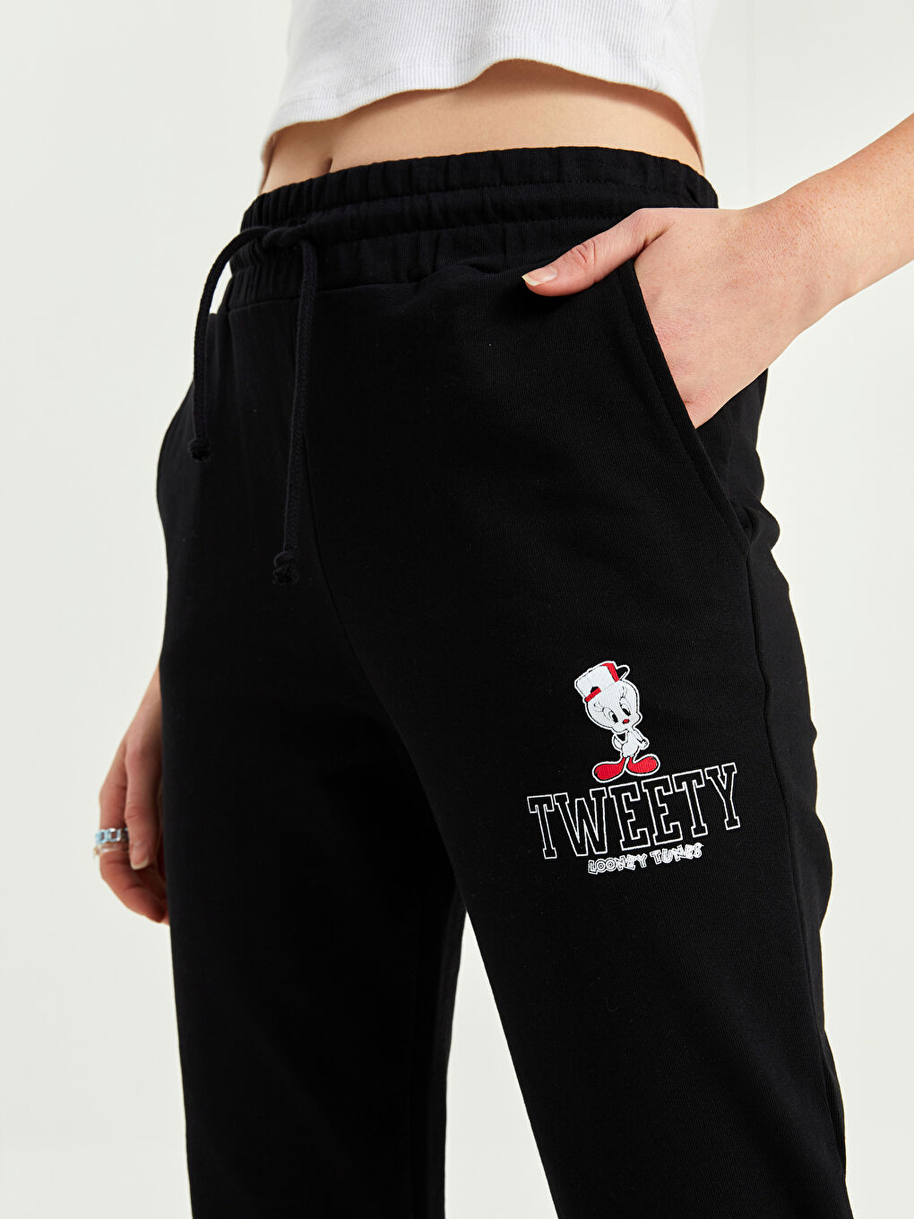 بنطلون رياضي بطبعة تويتي بخصر مطاطي للسيدات-3