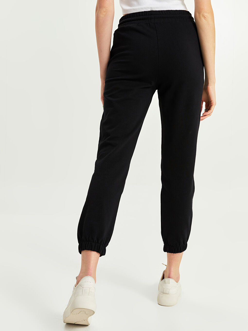 بنطلون رياضي بطبعة تويتي بخصر مطاطي للسيدات-5